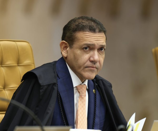 Vazamento de gás provoca incêndio na casa do presidente do TSE