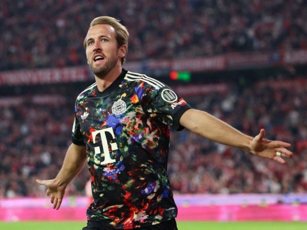 Harry Kane faz história e se torna o jogador mais rápido a marcar 100 gols na Bundesliga