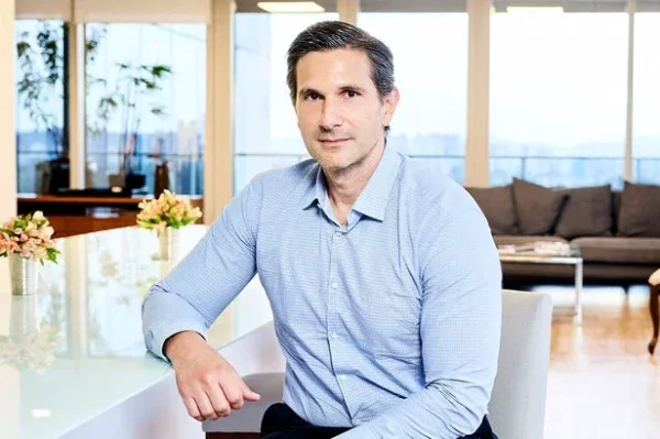 Grupo Globo demite diretor Frederic Kachar após vazamento de conversas com Daniel Vorcaro