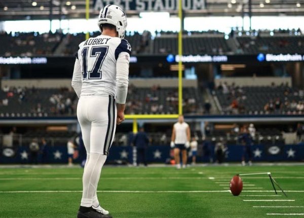 Kicker do Dallas Cowboys retorna ao Brasil, onde treinou no São Paulo durante a infância
