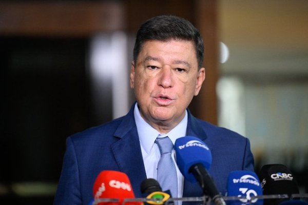 Senador Carlos Viana pede prisão de Andrei Rodrigues, diretor afastado da PF