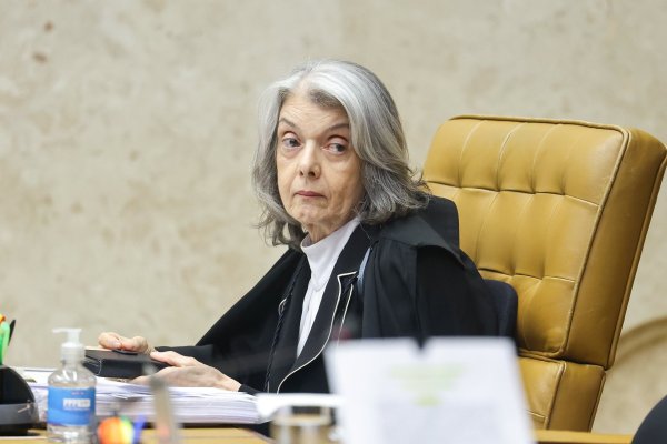 Cármen Lúcia dá 48 horas para TSE explicar transporte interestadual gratuito no 2º turno
