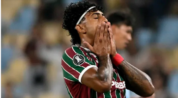 Entregadora registra queixa contra John Kennedy, do Fluminense, por ameaça