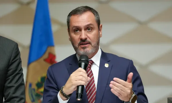 Fachin dá prazo de 48h para Andrei Rodrigues se manifestar; permanência na PF será analisada