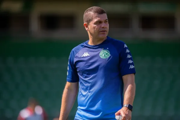 Umberto Louzer será o técnico do Criciúma por empréstimo até o fim da Série B