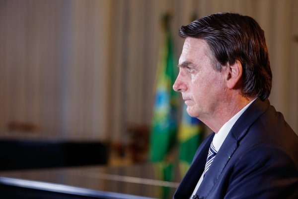 Moraes autoriza Bolsonaro a concentrar fisioterapia em sessão semanal de 2 horas