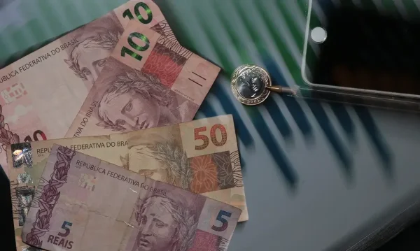 Conta de energia elétrica sobe e pesa na inflação, que tem aumento de 0,82% em setembro
