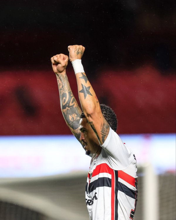 São Paulo vence o Atlético Mineiro no MorumBis e se distancia cada vez mais do Z-4