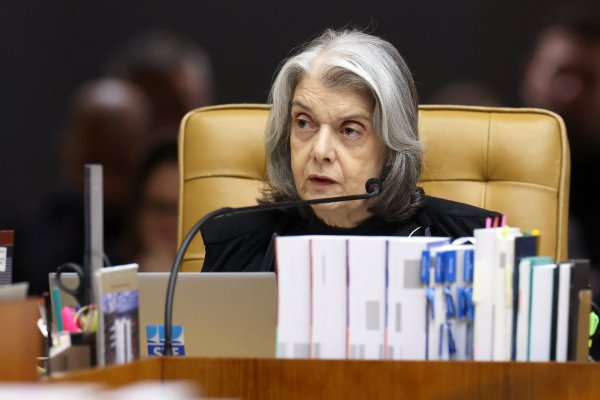 Cármen Lúcia nega transporte interestadual gratuito no 2º turno