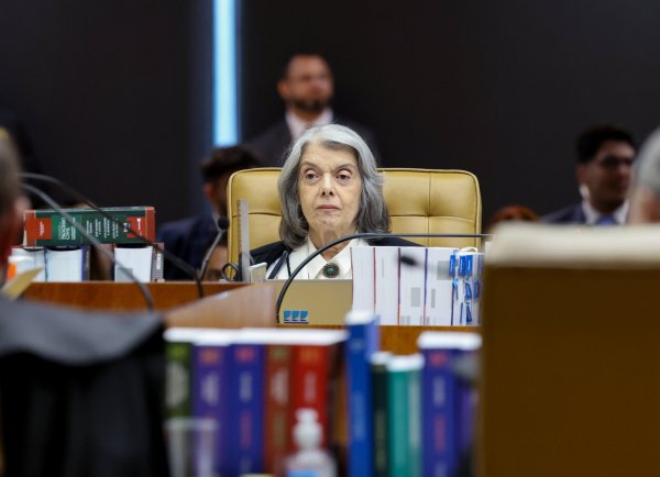Após voto de Cármen, STF tem 4 a 3 para manter análise separada de casos sobre Moraes e Mendonça; Dino pediu vista