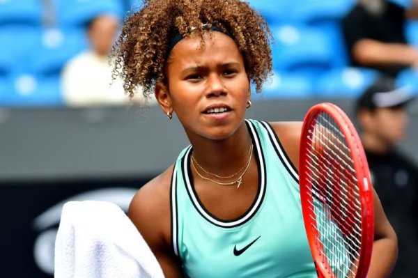 Victoria Barros perde para sérvia na estreia do SP Open