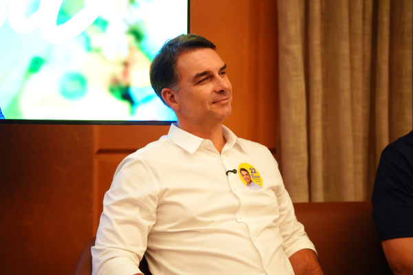 Pesquisa BTG/Nexus aponta Flávio Bolsonaro com 52% e Lula com 48% dos votos válidos