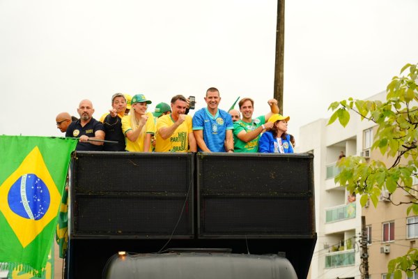 Flávio e Ruas buscam apoio de ex-aliados para ampliar votação no Rio
