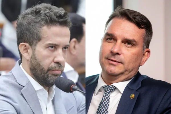 Flávio Bolsonaro aciona TSE contra André Janones por informação falsa