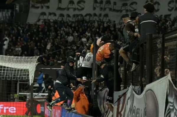 Platense é punido após confusão com o Fluminense e terá dois jogos com portões fechados