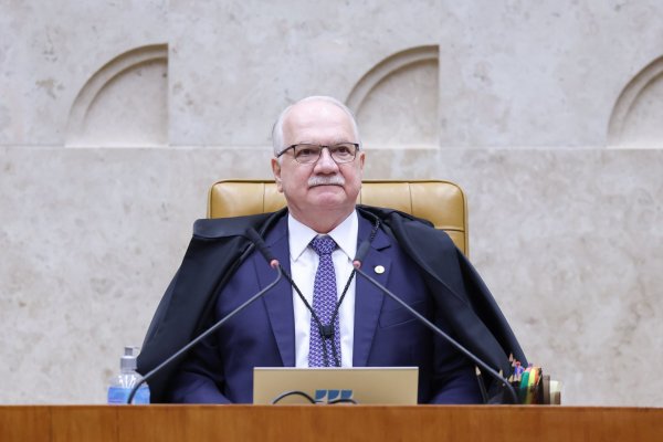 Fachin assume relatoria de discussão sobre Moraes e Vorcaro