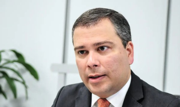 Ex-presidente do BRB depõe à PF sobre negociações com Master e relação com Vorcaro