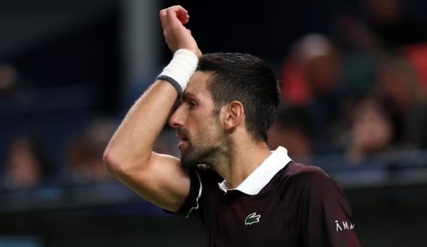 Djokovic cai na estreia do Masters 1000 de Xangai e deixará o top 10 do ranking mundial
