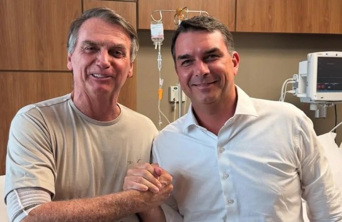 PGR é favorável a pedido de Jair Bolsonaro para receber visita de Flávio antes do 2º turno