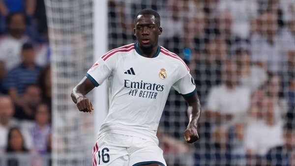 Konaté sofre lesão durante treino da França e vira desfalque no Real Madrid