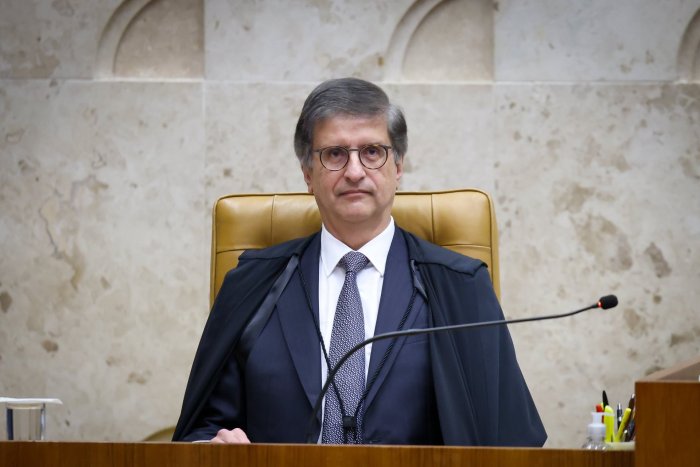 Gonet descarta saída antecipada e diz que ficará na PGR até dezembro de 2027