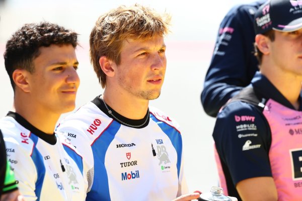 Hadjar não se recupera a tempo, e Lawson será titular da Red Bull em Monza