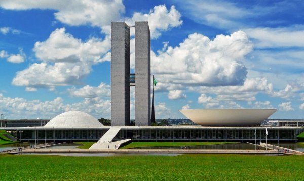 Planalto quer votar fim da jornada 6x1 no Senado entre os dois turnos da eleição