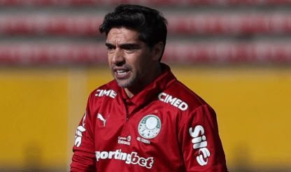 Sporting sonda Abel Ferreira, mas treinador deve permanecer no Palmeiras
