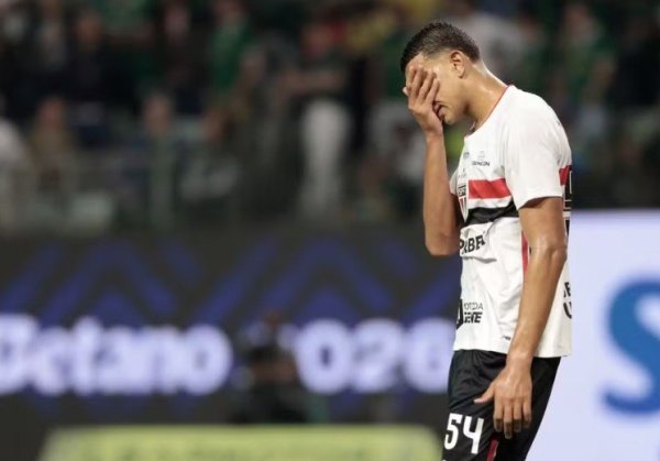 Osorio, do São Paulo, é denunciado pelo STJD por expulsão contra o Palmeiras
