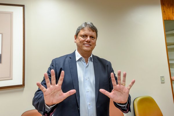 Tarcísio lidera pesquisa pelo governo de São Paulo, segundo Atlas/Estadão