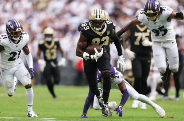 Saints vencem Ravens de virada em jogo emocionante pela NFL