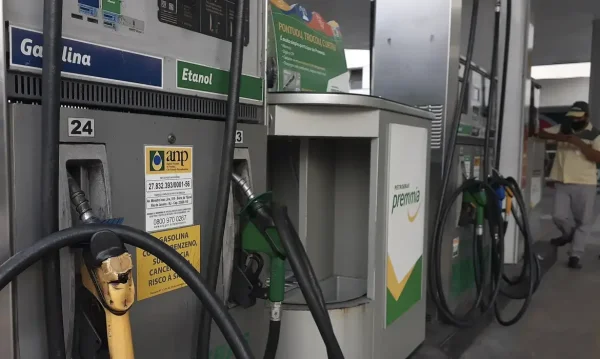 Congresso prorroga MP de R$ 3,3 bi ao Ministério de Minas e Energia para subvenções a combustíveis