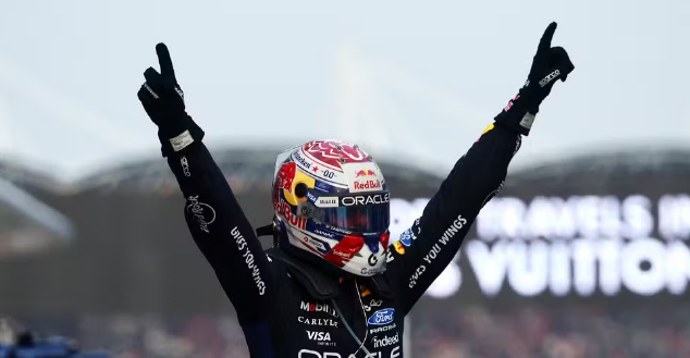 Verstappen vence GP do Bahrein após caos na largada e encerra jejum na Fórmula 1