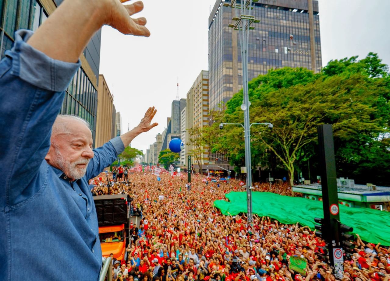 Sargentos dos Quadros Especiais das Forças Armadas declaram apoio à reeleição de Lula
