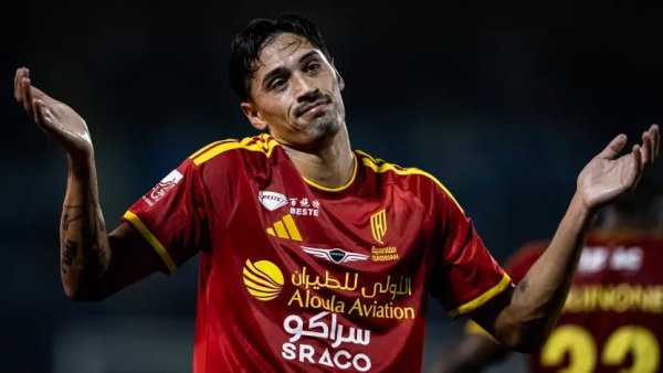 Reijnders admite escolha financeira ao trocar Manchester City pela Arábia Saudita