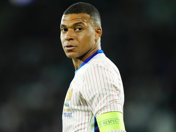 Mbappé estava entre alvos de quadrilha de sequestradores na França, diz jornal