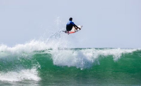 Miguel Pupo vira no fim, vence Kanoa Igarashi e conquista título em Trestles