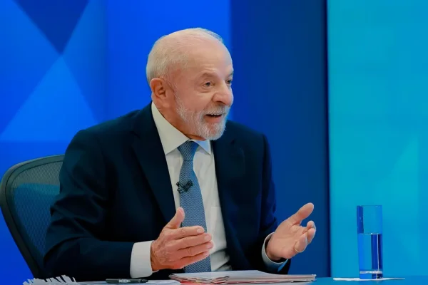 Pesquisa PoderData/AYA aponta desaprovação de Lula e de seu governo
