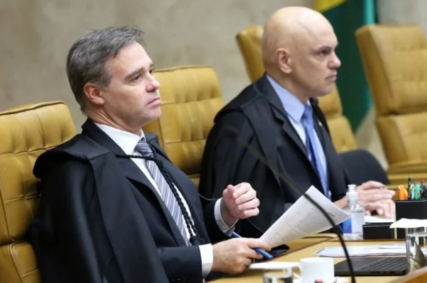 Moraes acusa Mendonça com base em relatório da PF sem valor probatório