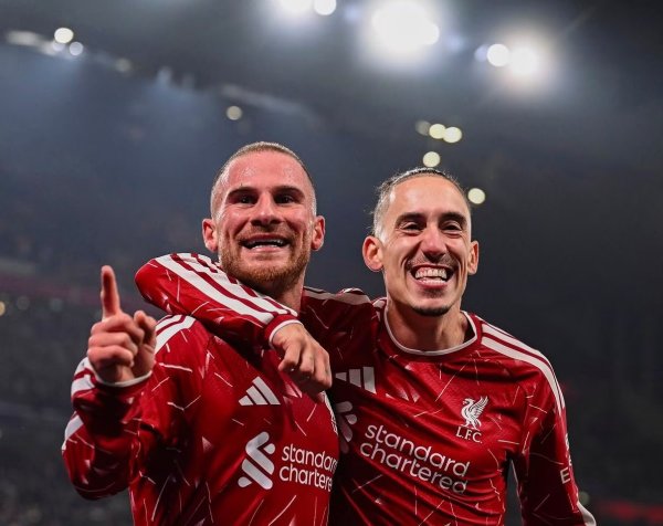 Liverpool vira sobre o Villarreal em jogo de sete gols e mantém 100% na Champions