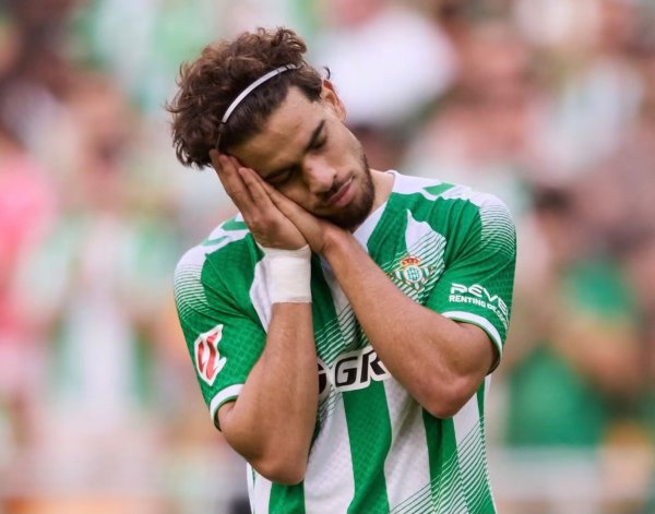 Betis de Antony goleia Osasuna por 5 a 2 e assume terceiro lugar em LaLiga