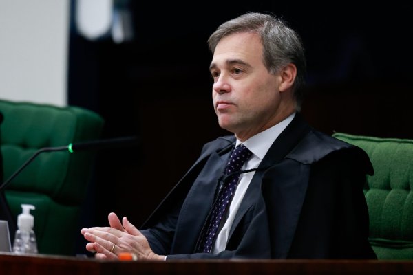 André Mendonça avalia pedir investigação sobre Alexandre de Moraes