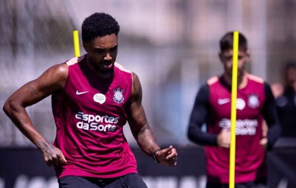 Vitinho treina sem restrições, e André ainda é dúvida no Corinthians
