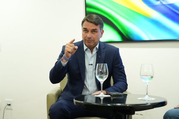Flávio pede prisão de servidor do Governo que incentivou fake news sobre Nossa Senhora