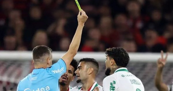 Comissão de Arbitragem aponta falha de árbitro na expulsão de Andreas Pereira