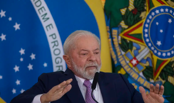 Lula se incomoda com banqueiros que participaram de jantar com Flávio Bolsonaro