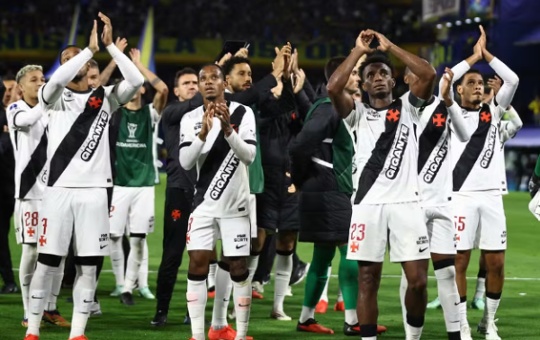 Vasco vence o Boca Juniors na Bombonera e fica perto da final da Sul-Americana