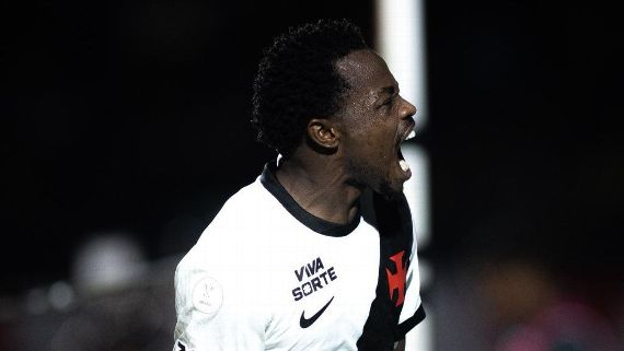 Vasco vence o Vitória em Salvador e garante vaga na semifinal da Copa do Brasil