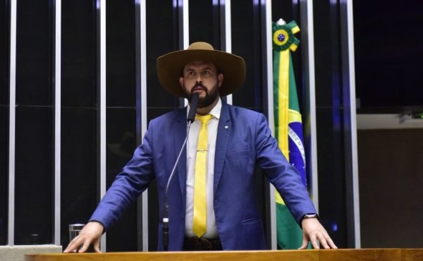 Oposição pede ao STF análise de possíveis nulidades em processos relatados por Moraes