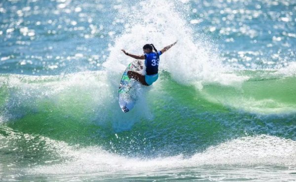 Luana Silva é eliminada nas quartas de final da WSL em Trestles